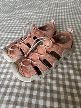Keen women’s sandals